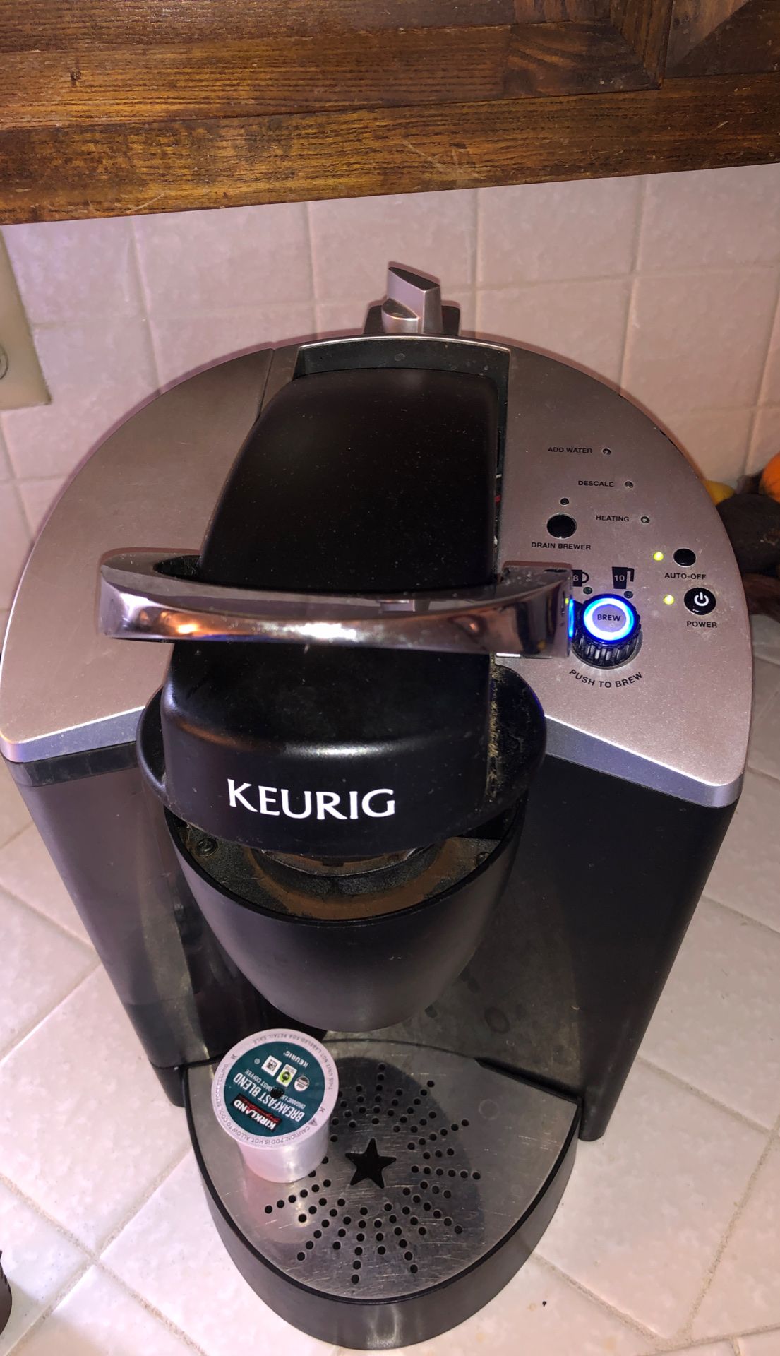 KEURIG COFFEE MAKER