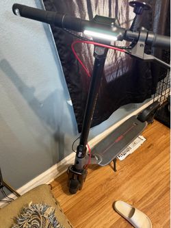 Segway Ninebot F3 Series Electric Scooter - Like New! (Only 6 short uses)