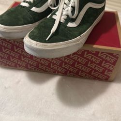 VANS Size 8 Men’s/9.5 Women’s