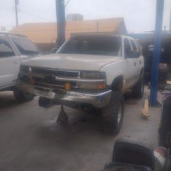 2005 Chevy Tahoe 4x4 Parts Parts