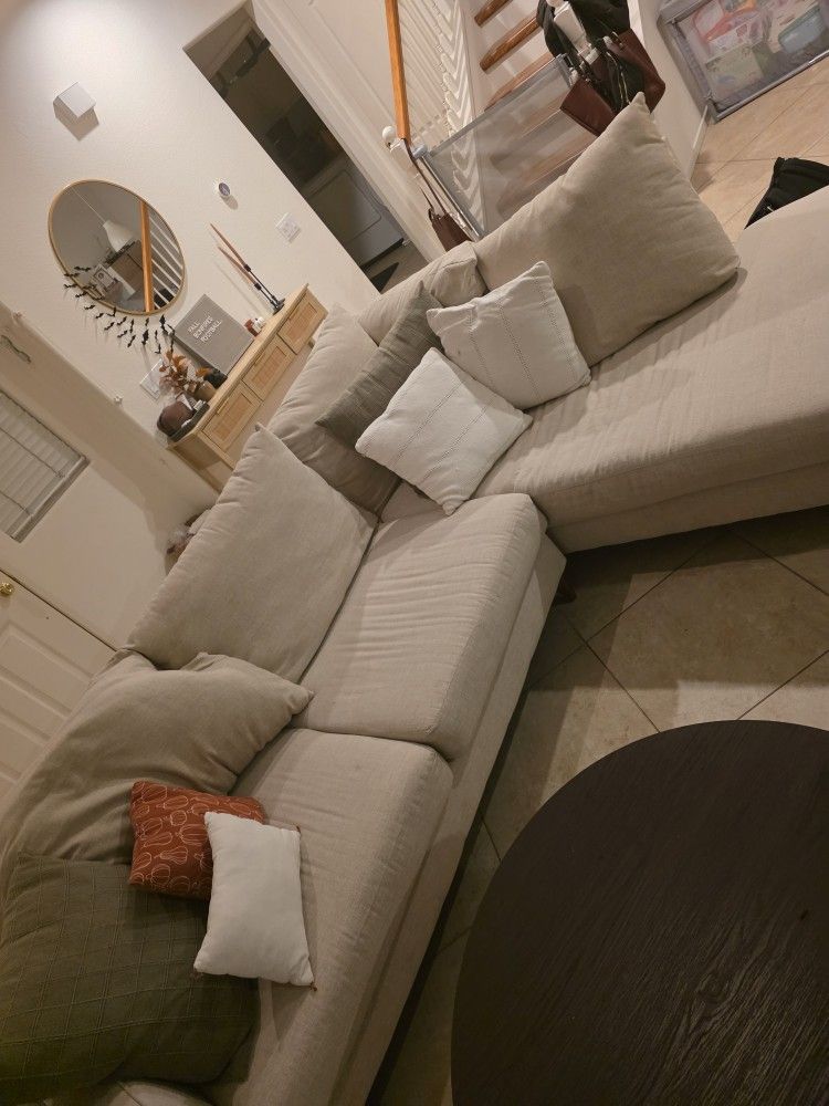 Jerome furniture sectional couch 105×80