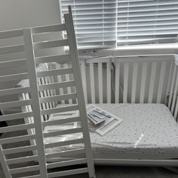  Convertible Crib/Toddler Bed And Mattress