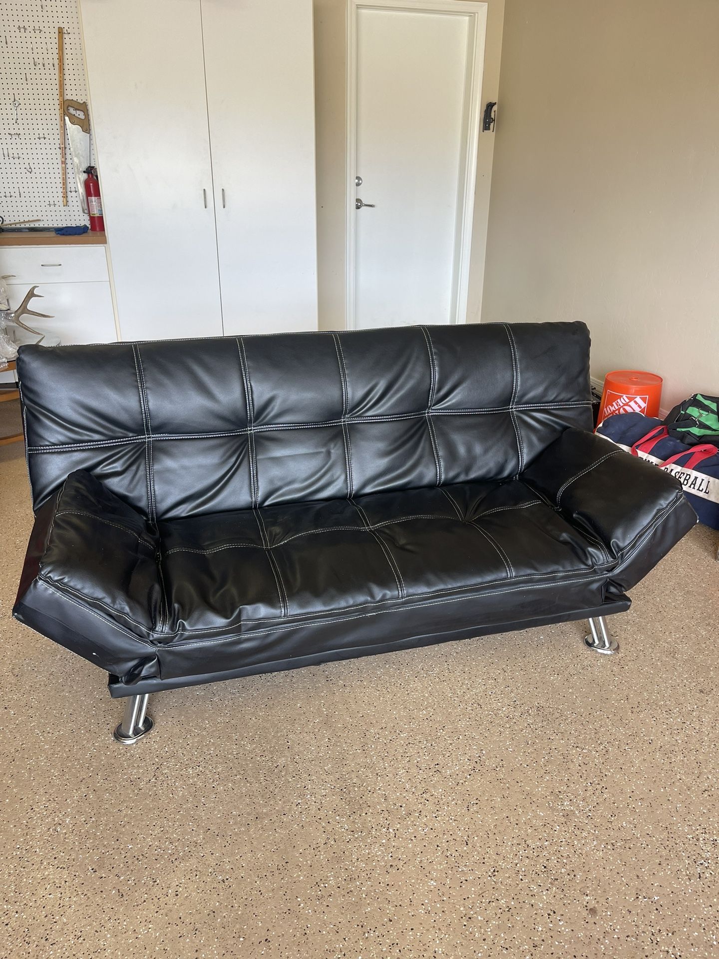 Black Futon