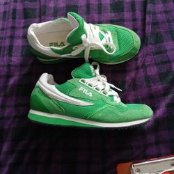Size 6 Women's Green Filas Rare