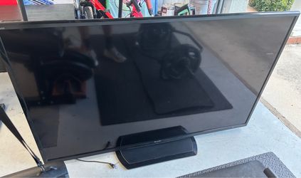 SHARP LC70LE650 70 Inch tv for sale