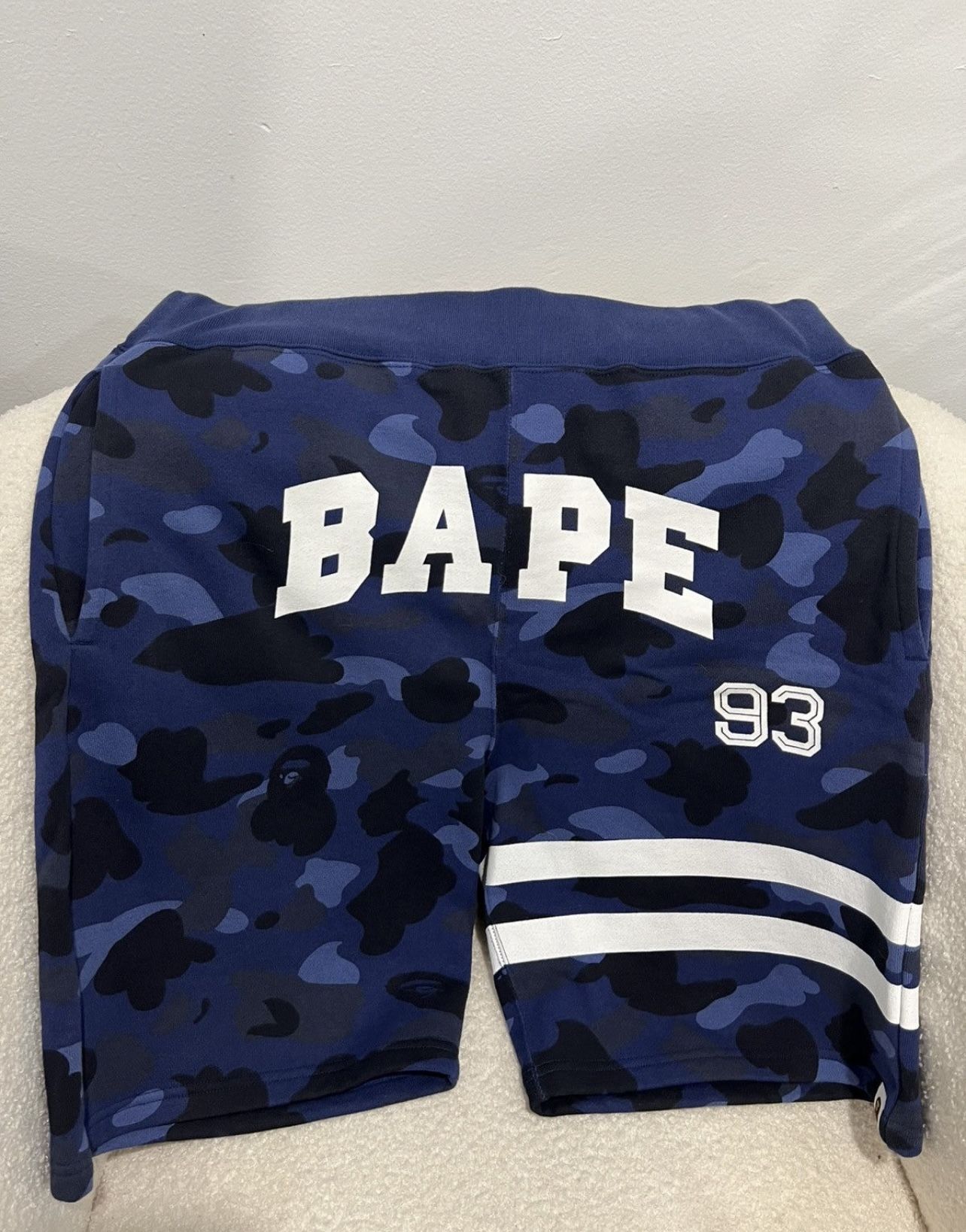 BAPE BLUE CAMO SHORTS LARGE ( PRICE FIRM)