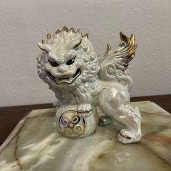 Foo Dog Statue White/Gold color Porcelain Iridescent Beautiful