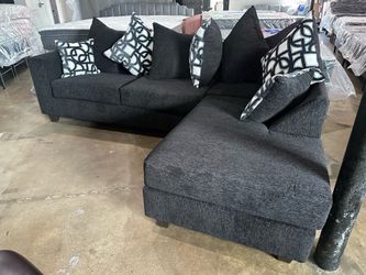 🛋️🔥 NEW BLACK PLUSH SECTIONAL — IN STOCK & GOING FAST 🔥