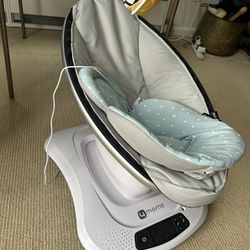 4 Moms Electric baby Swing