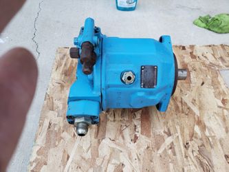 Hydraulic Pump $200 ( Low Hours)