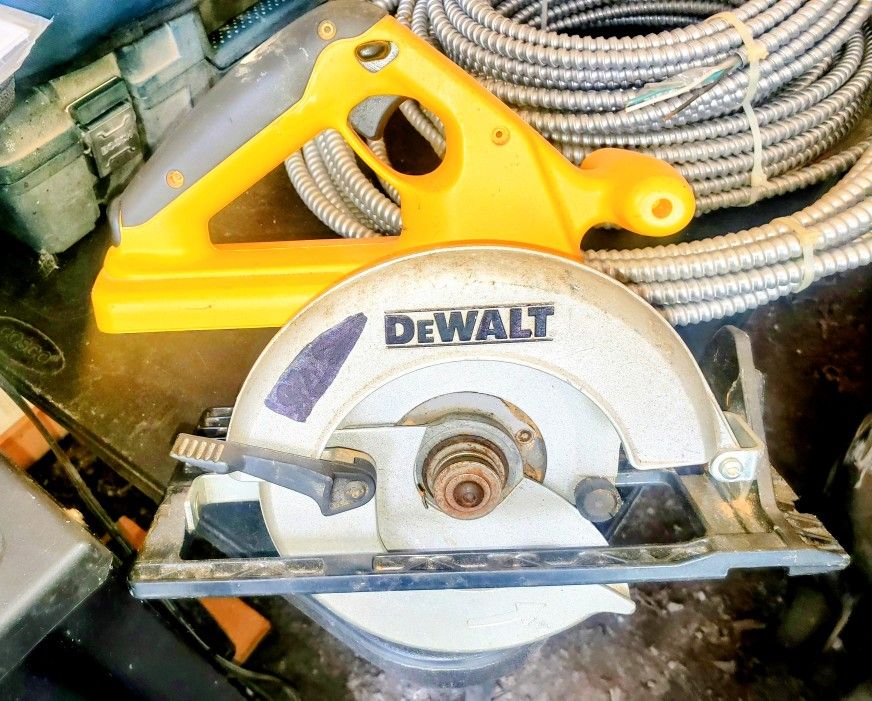 Dewalt 24volt Cordless Circular Saw..Trade Opportunity