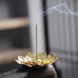 Beautify Your Home with This 1pc Lotus Incense Holder - Perfect for Incense Sticks!