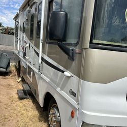 2004 Motor Home Workhorse Chassis,