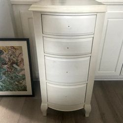 Free DRESSER No KNOBS  But In Great Condition 