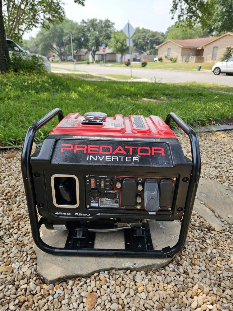 PREDATOR 4500 Watt Inverter Generator with CO SECURE Technology