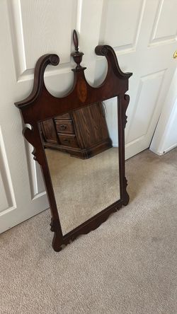 Antique-Style Mahogany Wall Mirror