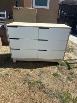 Modern dresser