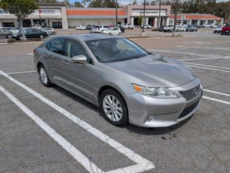 2015 Lexus ES 300h - 40MPG