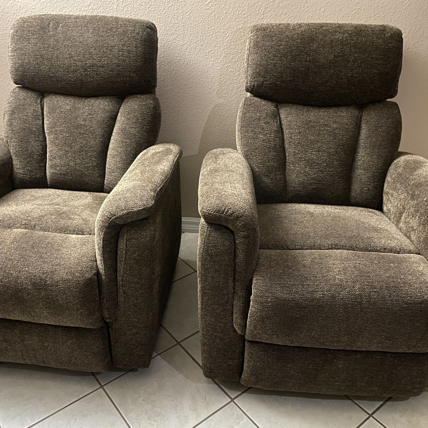 Brady Brown Manual Glider Recliners