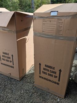 2 moving boxes for hanging clothes, standard size