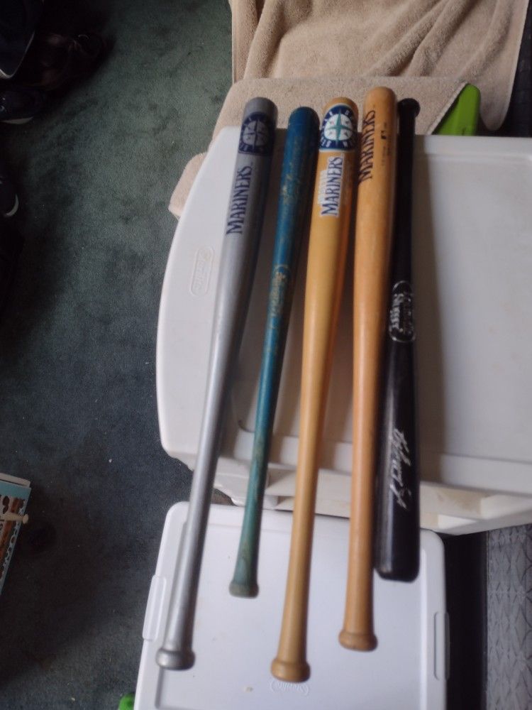 Vintage Mini Bats 4 Mariners 1 Louisville. Mariner Shot Glass, Vintage Mariner Pin, Aaron Sele Pin Factory Sealed. Cash Porch Pickup Redmond