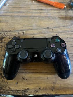 PS4 controller