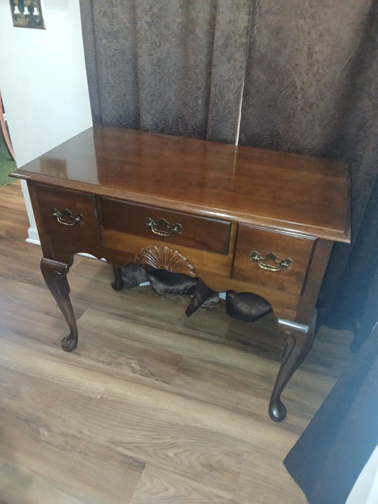 Small Vintage Desk /table