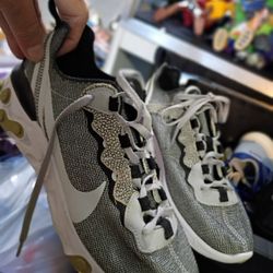 Nike Men's Sneakers The Wolfpack Size 7