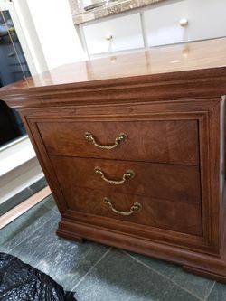 Thomasville 2-drawer Solid Wood Night Stand