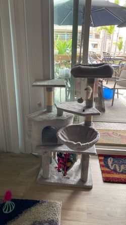 Cat scratch tower