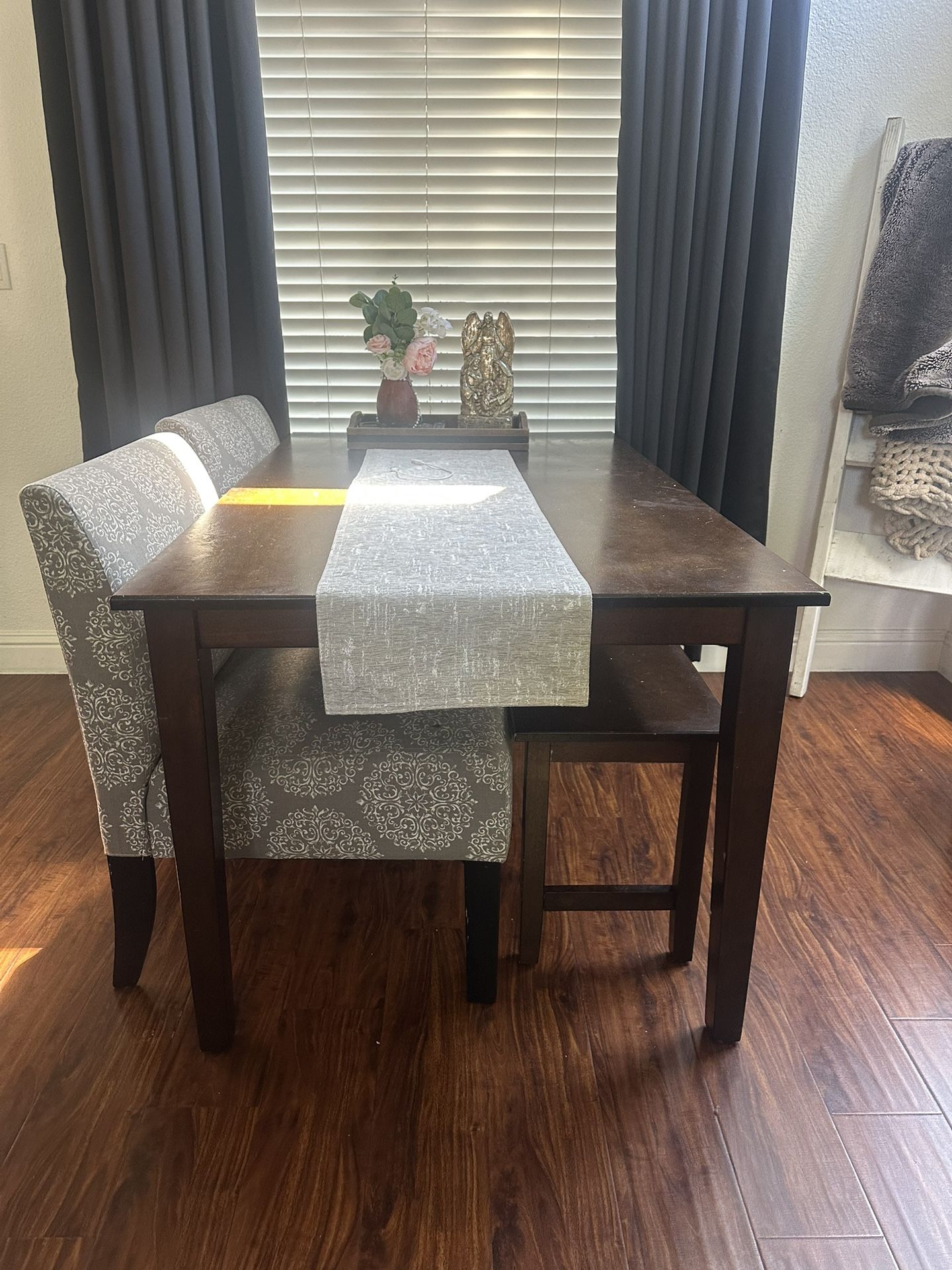 Dinning Table