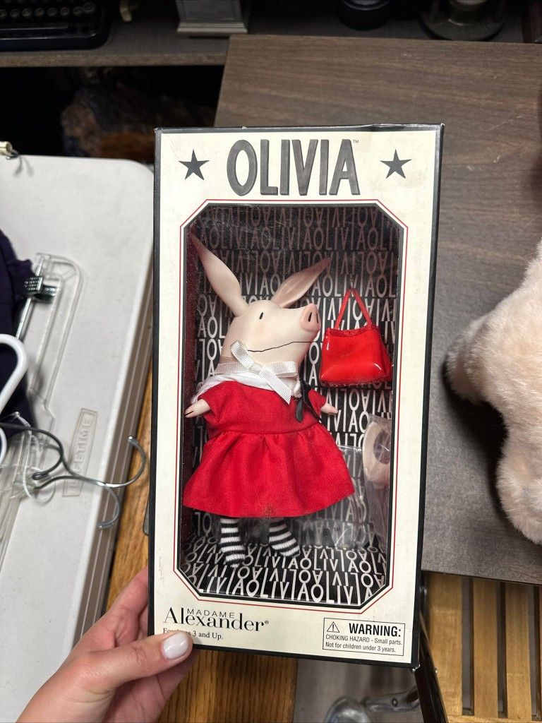 Madame Alexander Olivia Pig Vinyl Doll In Original Box