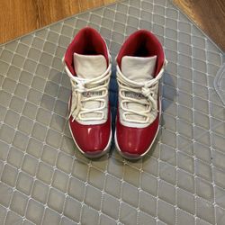 Air Jordan 11 Retro High Cherry Size 9.5 