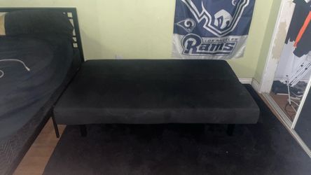 Couch/ bed foldable