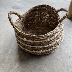 Free Medium Basket