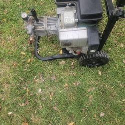 Coleman Powermate PSI 2000 Pressure Washer 