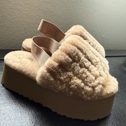 Ugg Slippers Size 6