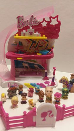 Shopkins comes with everything you see here equals out to 15 Shopkins and toy