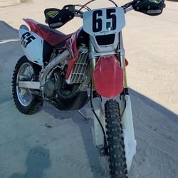 Dirt Bike. 2006 Honda Crf 450 X 