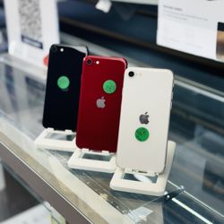 Pre-Own iPhone Se 3rd Gen (Factory Unlocked) 