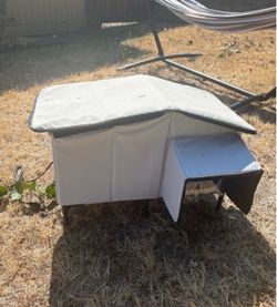 Outdoor cat house