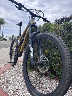 2024 Specialized Status 2 – S3 Full-Suspension Enduro Mountain Bike