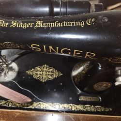 Antique SINGER Sewing Machine