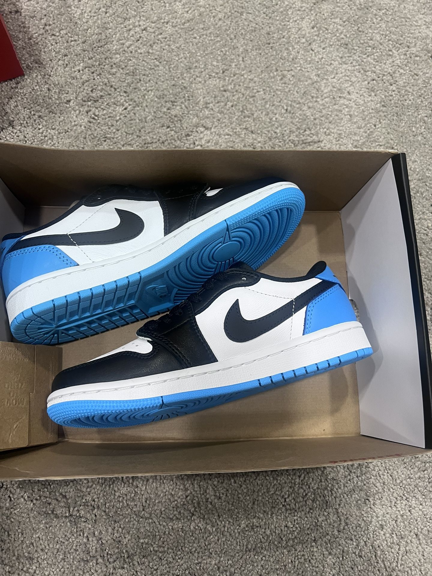 Air Jordan 1 Low OG Powder Blue Sz. 3.5