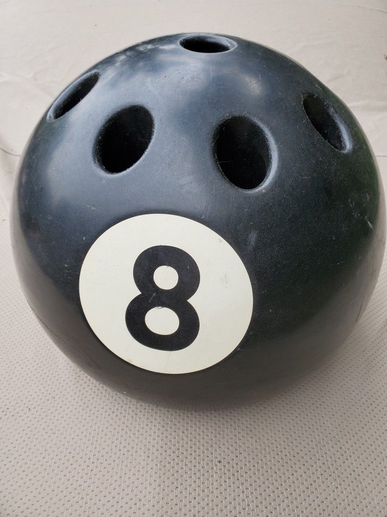 Pool Cue Holder - Eightball