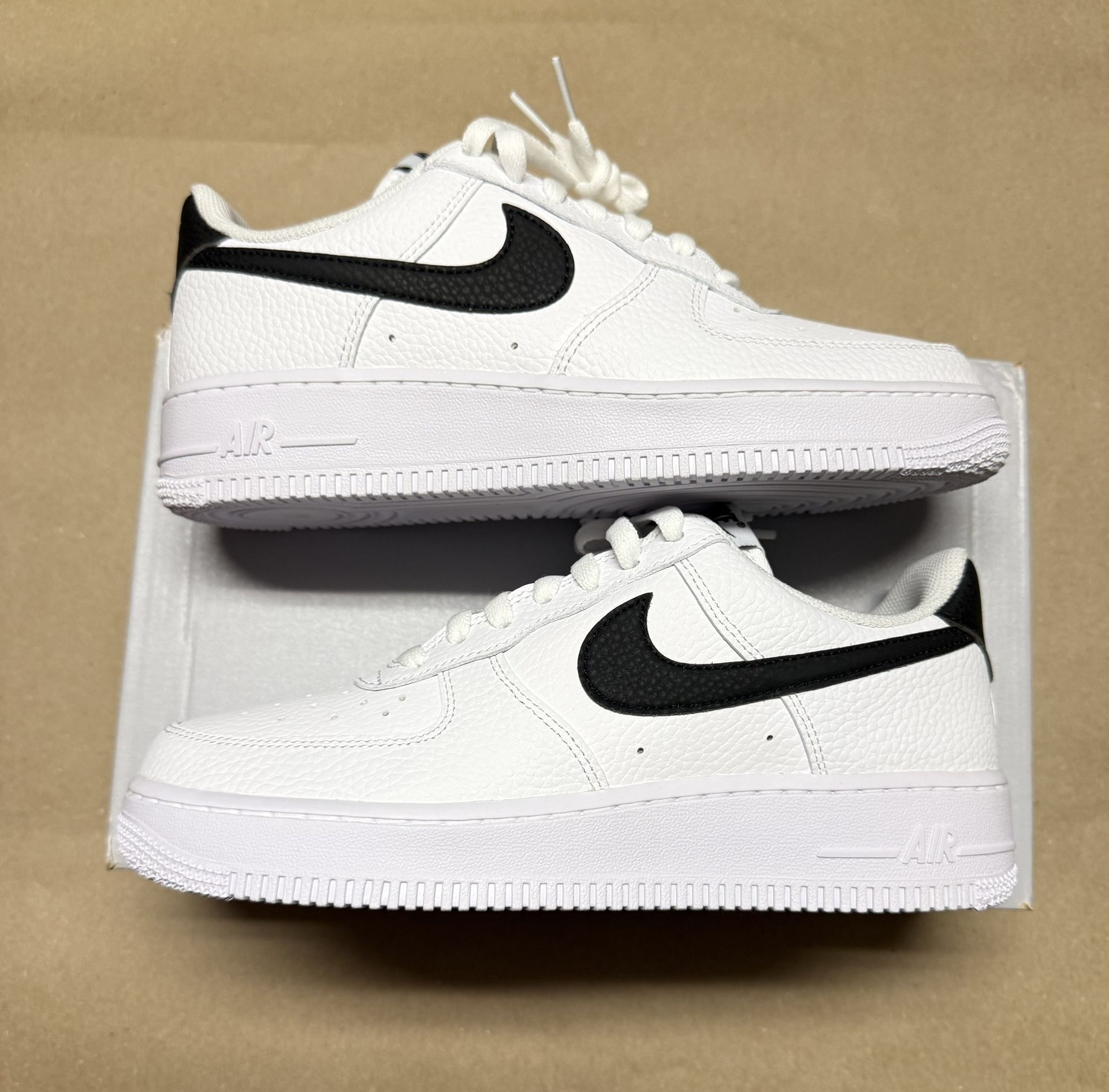 Nike Air Force 1 AF1 ‘07 White Black Men’s size 7 shoes NEW!