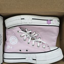 Converse Chuck Taylor. Women Size 5.5