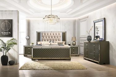 Brand new queen bedroom set$1699.financing available no credit needed