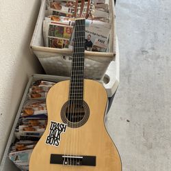 Classic Style Junior Scale Guitar
