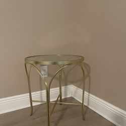 Round Side Table 